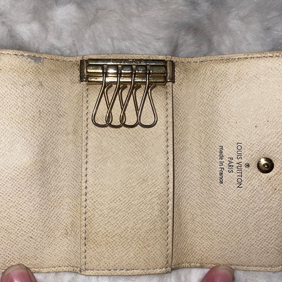 🔥EUC Louis Vuitton Damier Azure Key Holder🔥 - Picture 8 of 12